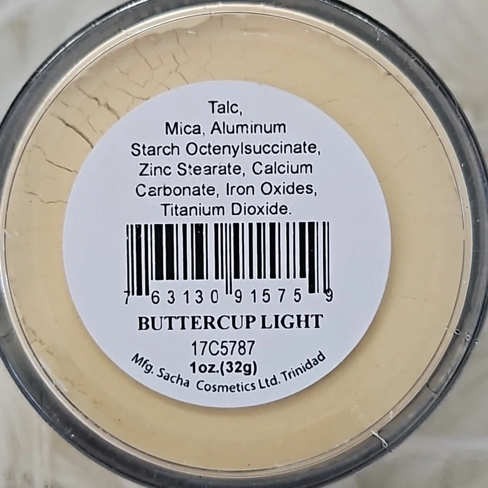 Sacha Buttercup Setting Powder in Light NIP